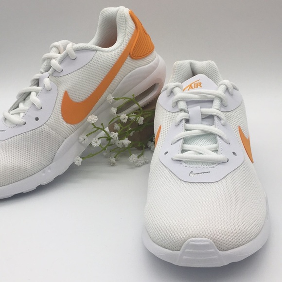 WMNS NIKE AIR MAX OKETO white/orange peel - Picture 6 of 8